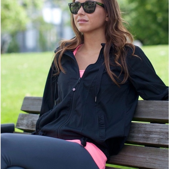 Lululemon Transition Jacket - Picture 2 of 4